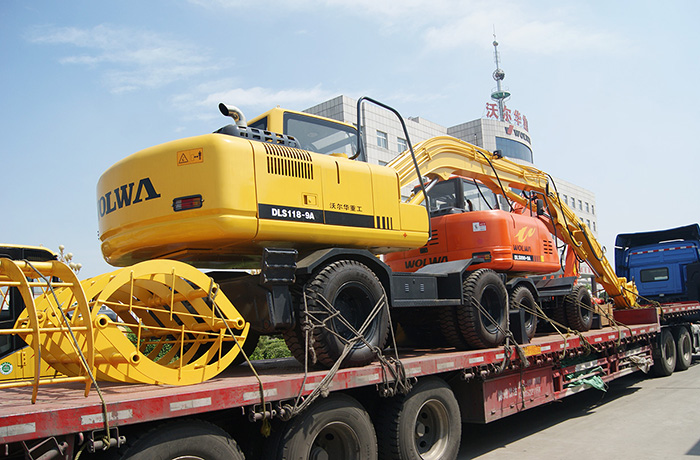 wolwa group excavator and stacker transportation scene