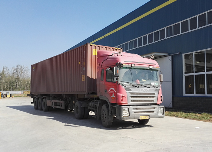 Wolwa Group 4 sets truck crane exported to Iran successfully