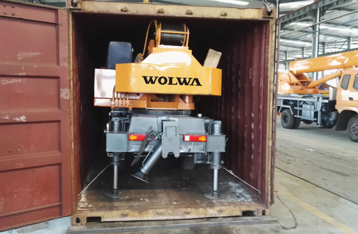 Wolwa Group export 4 sets of truck cranes to Sweden smoothly
